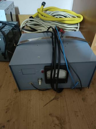 Продам зарядник