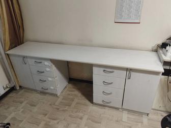 Комод с выдвижными полками