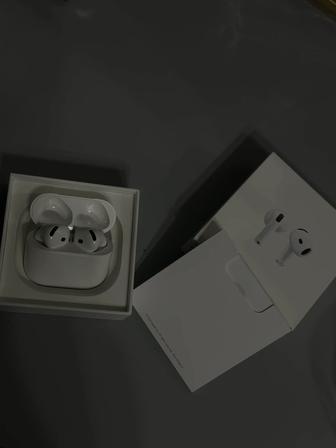 AirPods 4