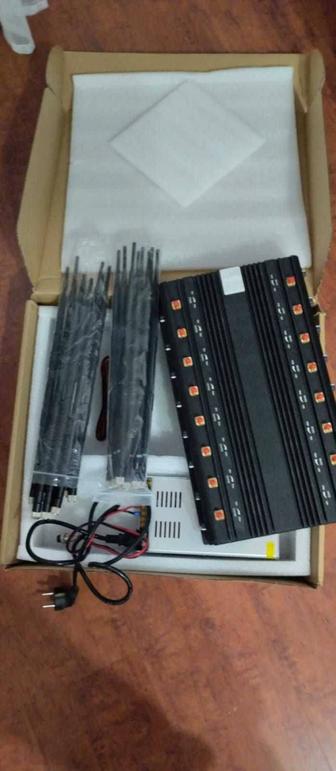 Универсальный подавитель частот Хищник 16 (130 МГц - 2700 МГц)