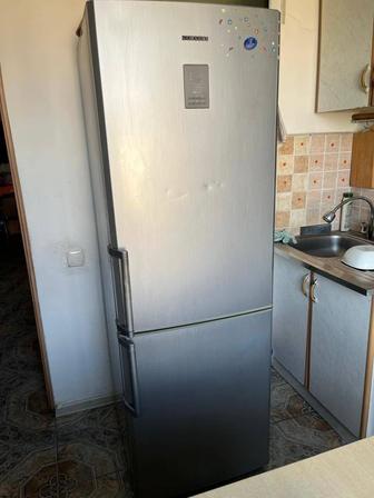 Продам холодильник Samsung