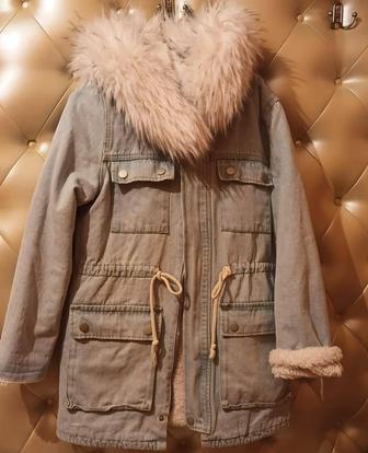 Продам зимнюю джинсовую куртку