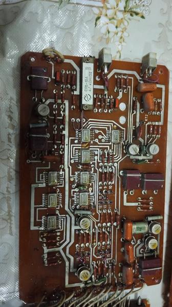 Прием плат микросхем радиодеталей