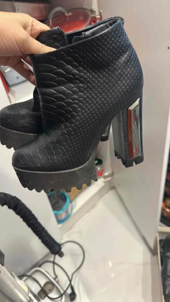 Женский осенний ботильон