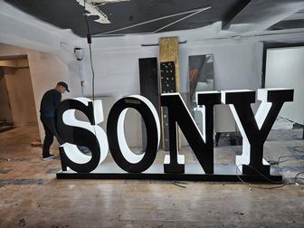 Напольная реклама Sony