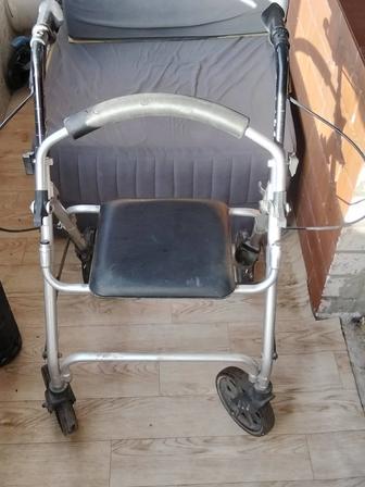 Продам новые ходунки для взрослых с тормозами просто пыльные 25