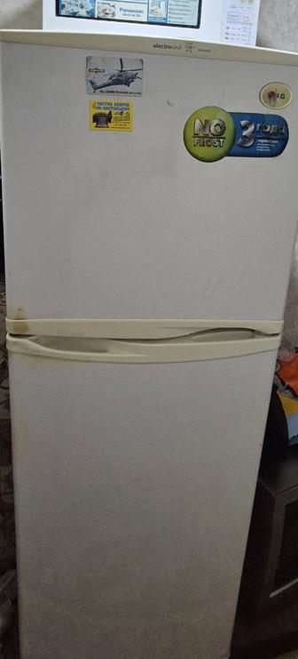 Продам холодильник