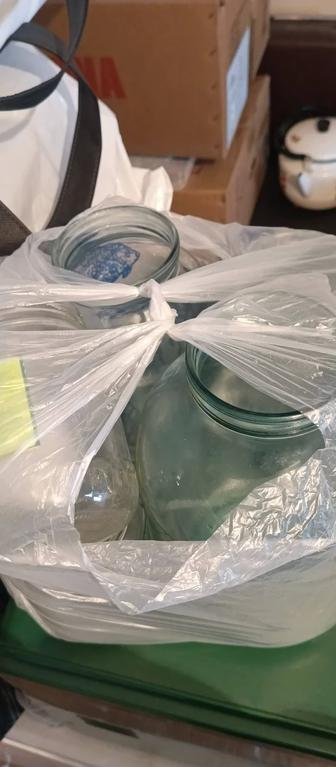 Отдам банки стеклянные бесплатно.