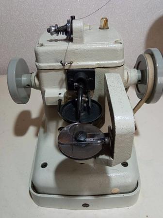 Продам скорняжную машинку б/у