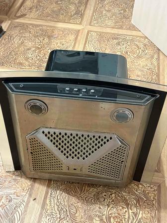 Продам кухонную вытяжку