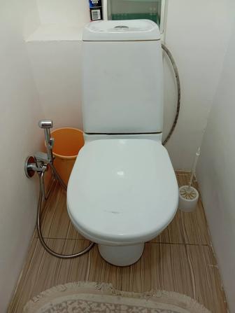 Продам унитаз б/у в хорошем состоянии
