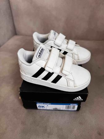 Кроссовки adidas