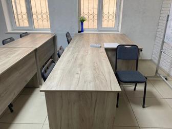 Офисные столы и стулья