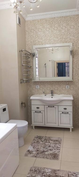 Раковина, тумба, зеркало