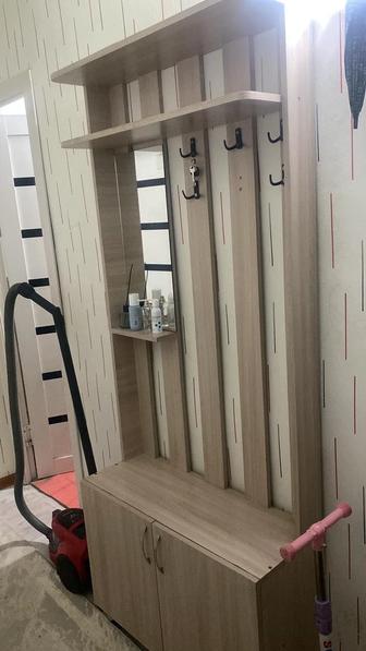 Продам шкаф- вешалка и прихожую