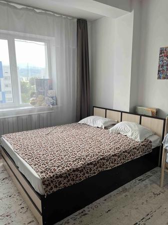 Кровать с матрасом