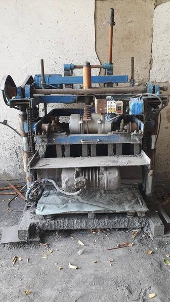 Станок для производства шлакоблока хорошего качества!