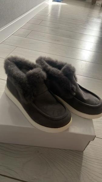 Продам угги новые , торг.