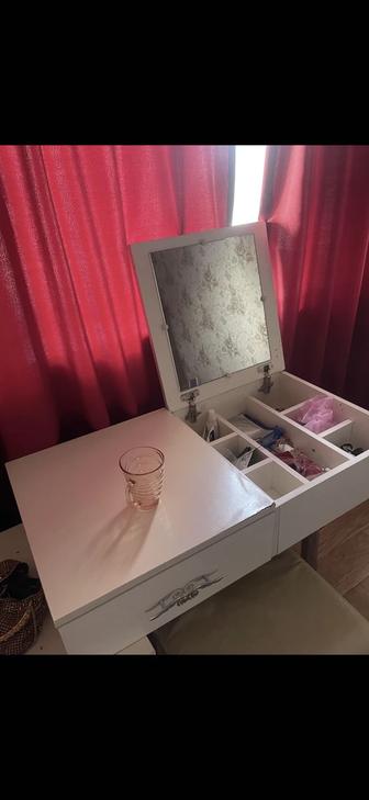 туалетный столик