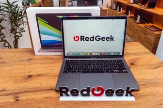 MacBook Pro 13. 2017. 8/256gb. Core i5. Магазин Red Geek