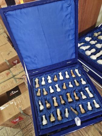 Шахматы из оникса камня