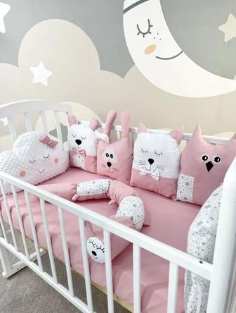 Комплект в кроватку (бортики и органайзер)