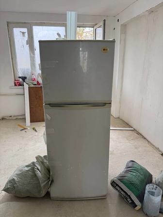 Срочно продается холодильник lg рабочий