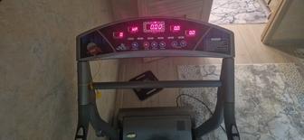 Продам беговую дорожку.