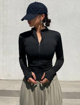 Рашгард черного цвета на весну лето самое то