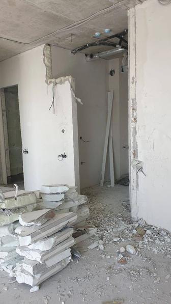 Демонтаж стен и перегородок