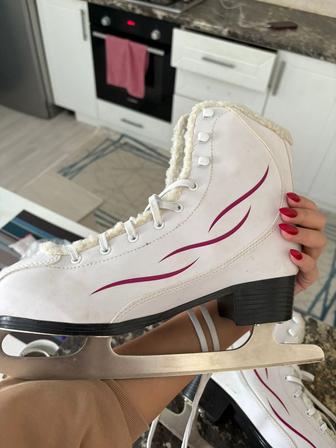 Продам коньки