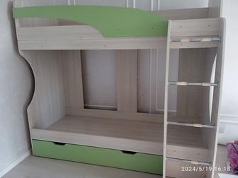 Продам двухъярусную кровать