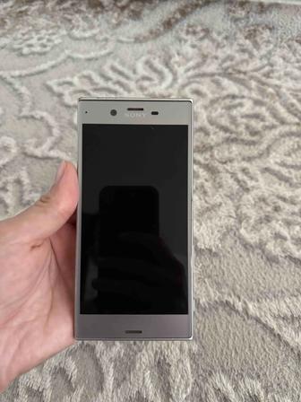 Телефон б/у Sony xperia xz