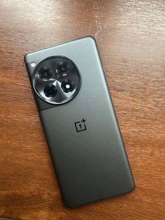 Смартфон. OnePlus 12R