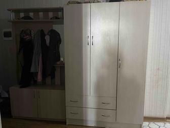 Продам прихожую шкаф