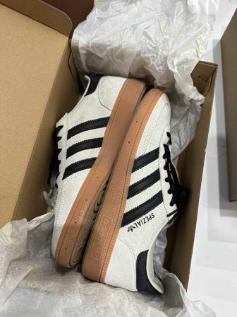 Продам кроссовки Adidas spezial 38р