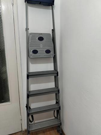 Продам Лестница-стремянка