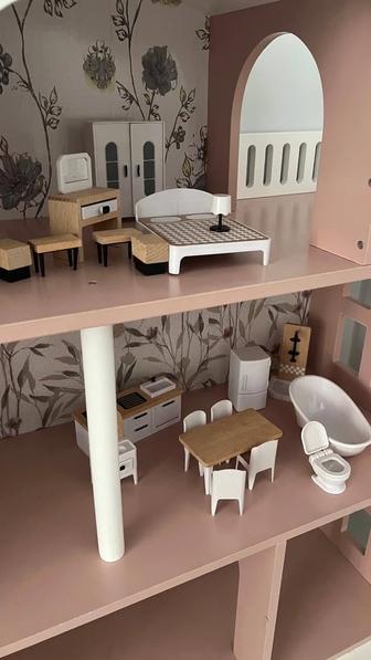 Продам кукольный домик