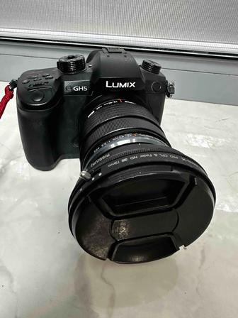 Продам камеру Panasonic gh5 с объективом