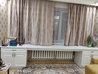 Продам встроенный стол со шкафом