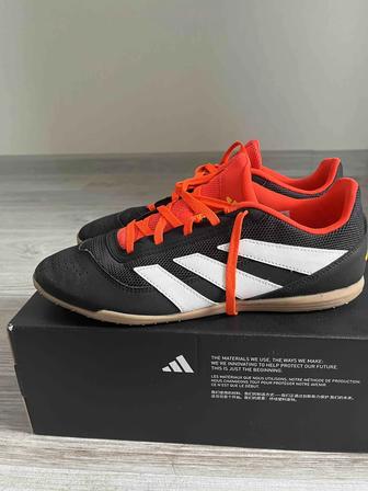 Продается adidas predatot (Футзалки)