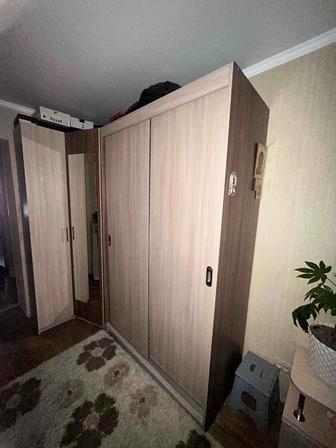 Продам шкаф угловой