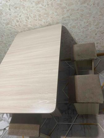 Продам кухонный стол и 4 табуретку