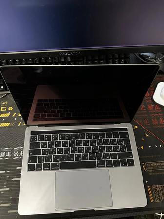 MacBook Pro 13 2019 Touchpad 128 GB