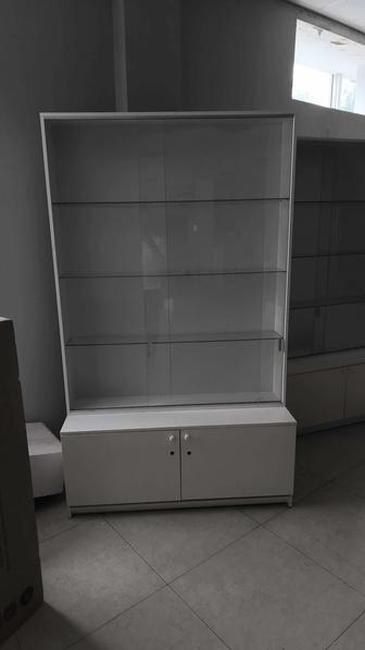 Продам шкаф витрину