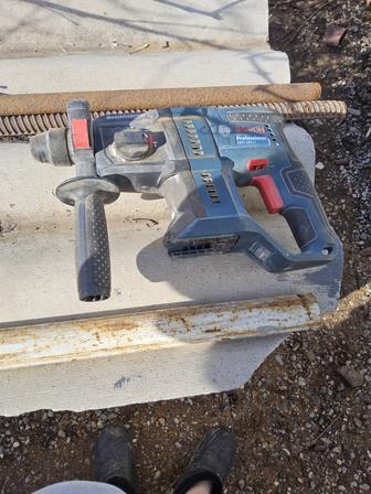 Продам перфоратор аккумуляторный