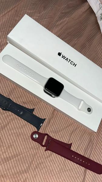 Продаю Apple Watch Se 44mm white