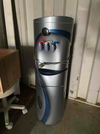 Диспенсер куллер для воды с холодильником
