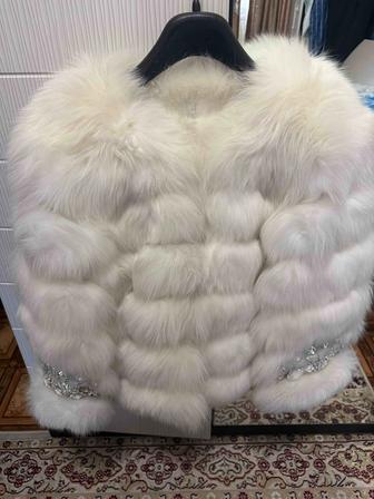 Натуральная белая шубка