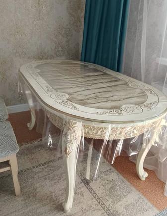 Стол для гостинной